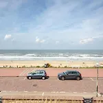 Costa Apartment *